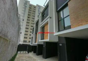Casa de condomínio no higienópolis com 2 suites - 3 banheiros - 180 m