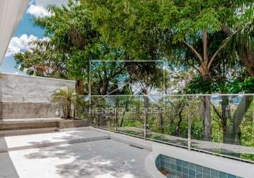 Casa com piscina para venda em alphaville santana de parnaíba