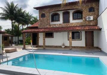 Casa com 439 m² de área construída, 600m² área total, 3 suítes em jardim iguaçu - nova iguaçu - rj.