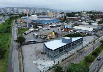 Loja para aluguel, no bairro capoeiras, florianópolis-sc, com 50 vagas