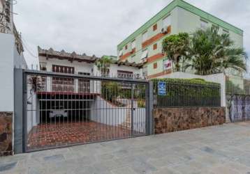 Casa com 5 quartos à venda na avenida chuí, 80, cristal, porto alegre por r$ 1.400.000