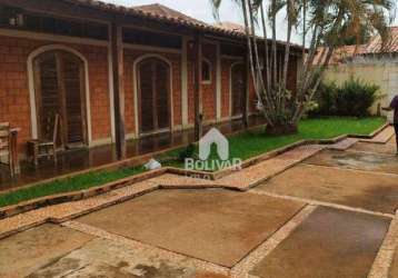 Casa com 4 dormitórios para alugar por r$ 2.500,00/mês - setor central - itumbiara/go