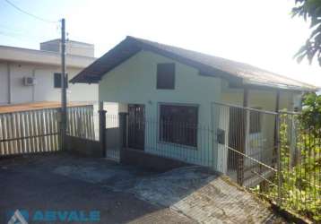Casa com 2 quartos para alugar na rua goiânia, 313, centro, blumenau, 60 m2 por r$ 1.400