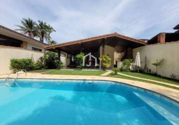 Casa em condomínio fechado com 4 quartos à venda na praia do lazaro, ubatuba  por r$ 2.670.000