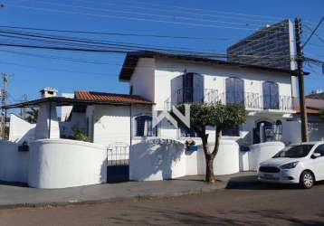Sobrado com 3 dormitórios para alugar, 200 m² por r$ 9.000,00/mês - santa rosa - londrina/pr