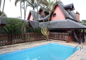 Casa com piscina em condomínio para venda em mogi das cruzes.