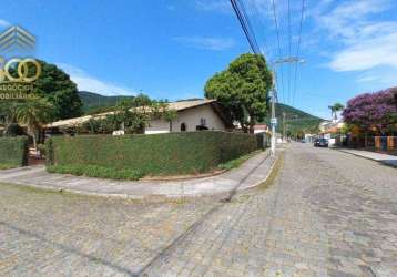 Casa com 4 dormitórios à venda, 250 m² por r$ 2.000.000,00 - itacorubi - florianópolis/sc
