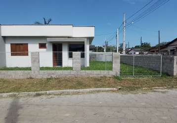 Oportunidade única: casa geminada à venda, posicionada estrategicamente na esquina- araranguá sc