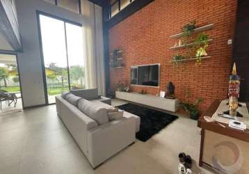 Casa em condomínio fechado com 3 quartos à venda na rua gécio de souza e silva, 65, sambaqui, florianópolis, 469 m2 por r$ 3.000.000