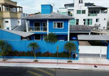 Casa alto padrão a venda no bairro praia dos amores em balneário camboriú.