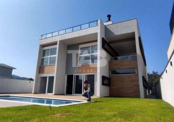 Casa para venda no condomínio caledônia