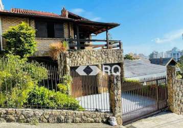 Casa com 3 dormitórios à venda, 243 m² por r$ 1.970.000,00 - centro - florianópolis/sc