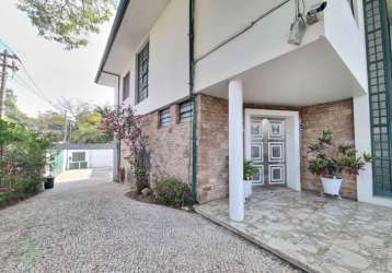 Casa à venda na av. brasil, 540 m² útil com 1.000m² de terreno, 5 quartos, 6 vagas