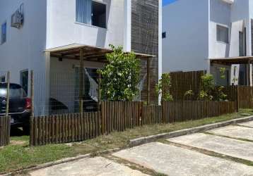 Imbassaí: casa com 2 suítes e jardim privativo em condomínio fechado com piscina!