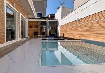 Casa com piscina ideal para quem quer conforto e beleza perto da praia