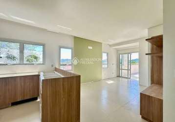 Cobertura com 2 quartos para alugar na rua manoel severino de oliveira, 371, lagoa da conceição, florianópolis, 94 m2 por r$ 4.500