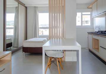 Apartamento com 1 quarto para alugar na trindade, florianópolis  por r$ 2.700
