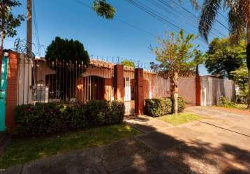 Casa para Venda em Curitiba, Santa Quitéria, 3 dormitórios, 1 suíte, 2 banheiros, 2 vagas