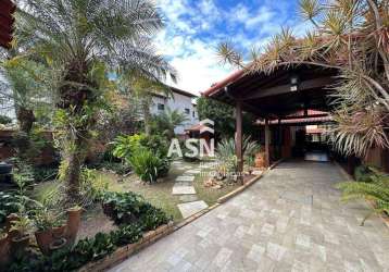 Casa com 3 dormitórios à venda, 200 m² por r$ 920.000,00 - costazul - rio das ostras/rj