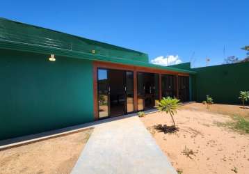'residência moderna com sala de jogos e energia solar em chapada dos guimarães - mt'.
