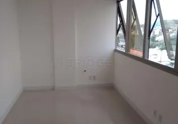 Sala comercial para alugar na avenida getúlio vargas, 1157, menino deus, porto alegre por r$ 2.400