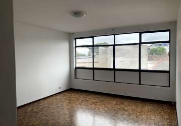 Apt 91m²,3q(1 suíte), sala ampla, ensolarado, e 1 vaga de garagem coberta.