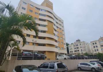 A uma quadra do condor, andar alto, 3 qts e vaga livre