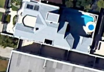 Casa de luxo , ahú, zoneamento zr3, composta de 4 suítes, 3 vagas, aquecimento solar, piscina , sau