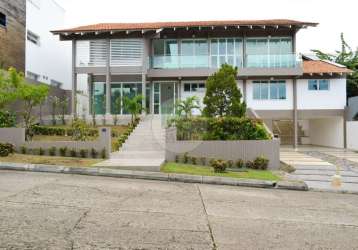 Casa a venda no condomínio parque residências, bairro adrianópolis manaus