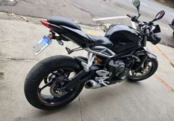 triumph street triple 2014