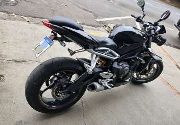 TRIUMPH STREET TRIPLE