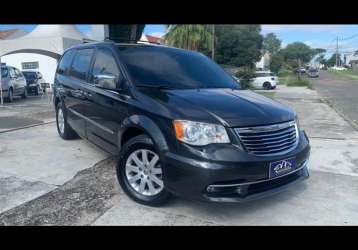 CHRYSLER TOWN & COUNTRY
