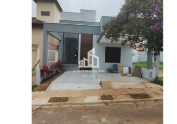 Casa em Condomínio para Venda - Sorocaba / SP no bairro Horto florestal, 3  dormitórios, sendo 1 suíte, 2 banheiros, 2 vagas de garagem, área total  152,65 m², área construída 105,00 m², área útil 152,65 m²