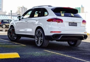 Porsche Cayenne E-hybrid 3.0 V6 462v2021 em Curitiba