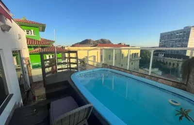 Excelente casa no centro de vitória,muito bem localizada, piscina aquecida, 3 andares, 2 salas, 4 q