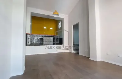 Casa duplex, histórica, toda reformada, como nova, materiais de alto padrão, com 3 vagas de garagem