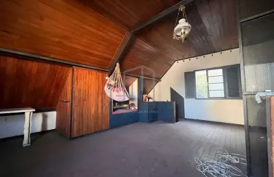 Marivilhosa casa no centro de vitória, com 460m2, 4 quartos, vaga de garagem, porão americano