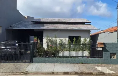 Casa com 3 quartos à venda no itajubá, barra velha  por r$ 750.000