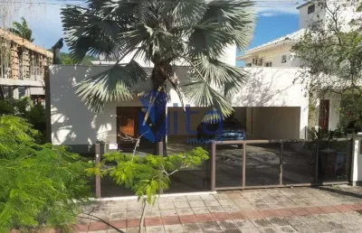 Imperdível casa de luxo com 5 quartos e 4 suítes na cachoeira do bom jesus, florianópolis-sc - 291m² - 2 vagas
