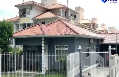 Casa com 4 quartos à venda na rodovia tertuliano brito xavier, canasvieiras, florianópolis, 900 m2 por r$ 2.000.000