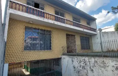 Exclente sobrado triplex com 314m2 construídos à venda no xaxim