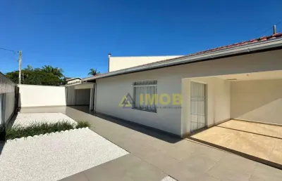 Casa com 3 quartos à venda na Rua Dom Pedro II, 372, Centro, Guaratuba