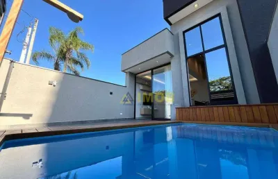 Casa com piscina e 3 quartos no centro de guaratuba