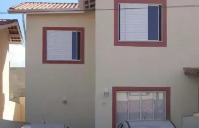 Casa a venda em cotia bairro jd. petropolis cond. resid. recanto  das  graças.