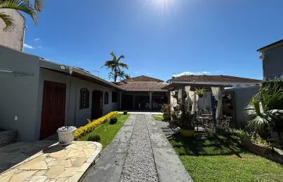 Casa com 4 quartos à venda na Rua Osíris Ricardo Dos Santos, 1947, Balneário Ipacaraí, Matinhos