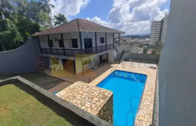 Casa com 3 quartos à venda na rua emília zucco, 166, velha central, blumenau, 200 m2 por r$ 1.000.000