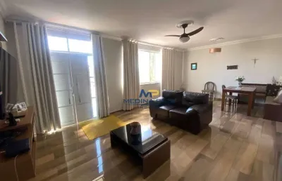 Casa com 4 dormitórios à venda por r$ 550.000,00 - centro - são gonçalo/rj