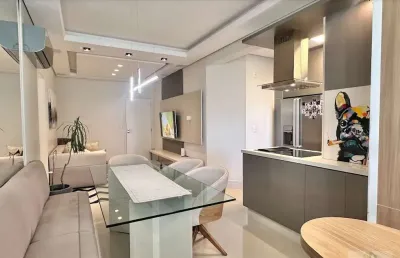 Apartamento finamente mobiliado e decorado no estreito