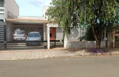 Belíssima casa com 4 dormitórios e piscina à venda em jardim novo sabará, 234m² – r$ 685.000!