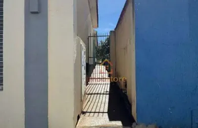 Casa com 3 dormitórios para locação, 165m² de aréa útil + 200m² de terreno por r$ 800/mês - centro - sertanópolis/pr